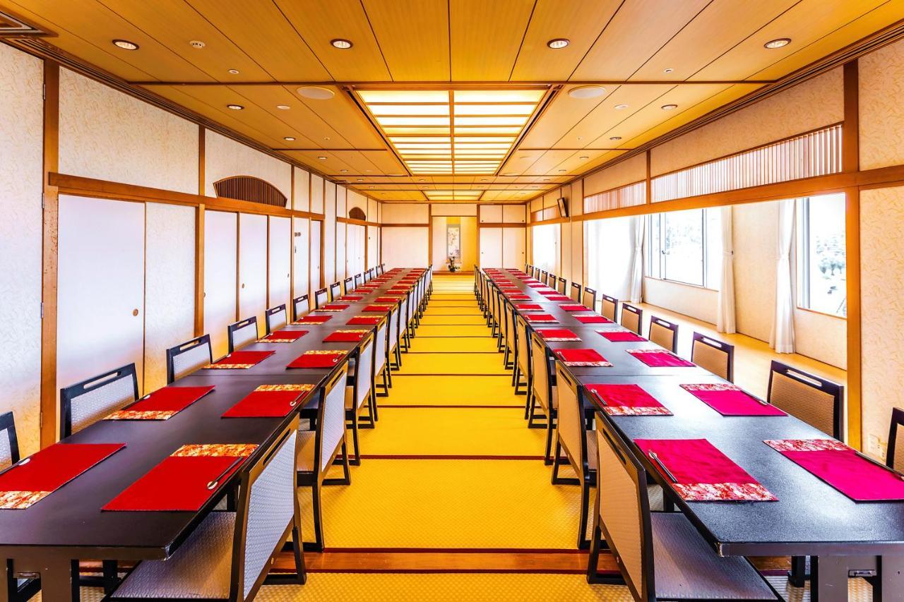 Ana Holiday Inn Resort Miyazaki By Ihg Экстерьер фото