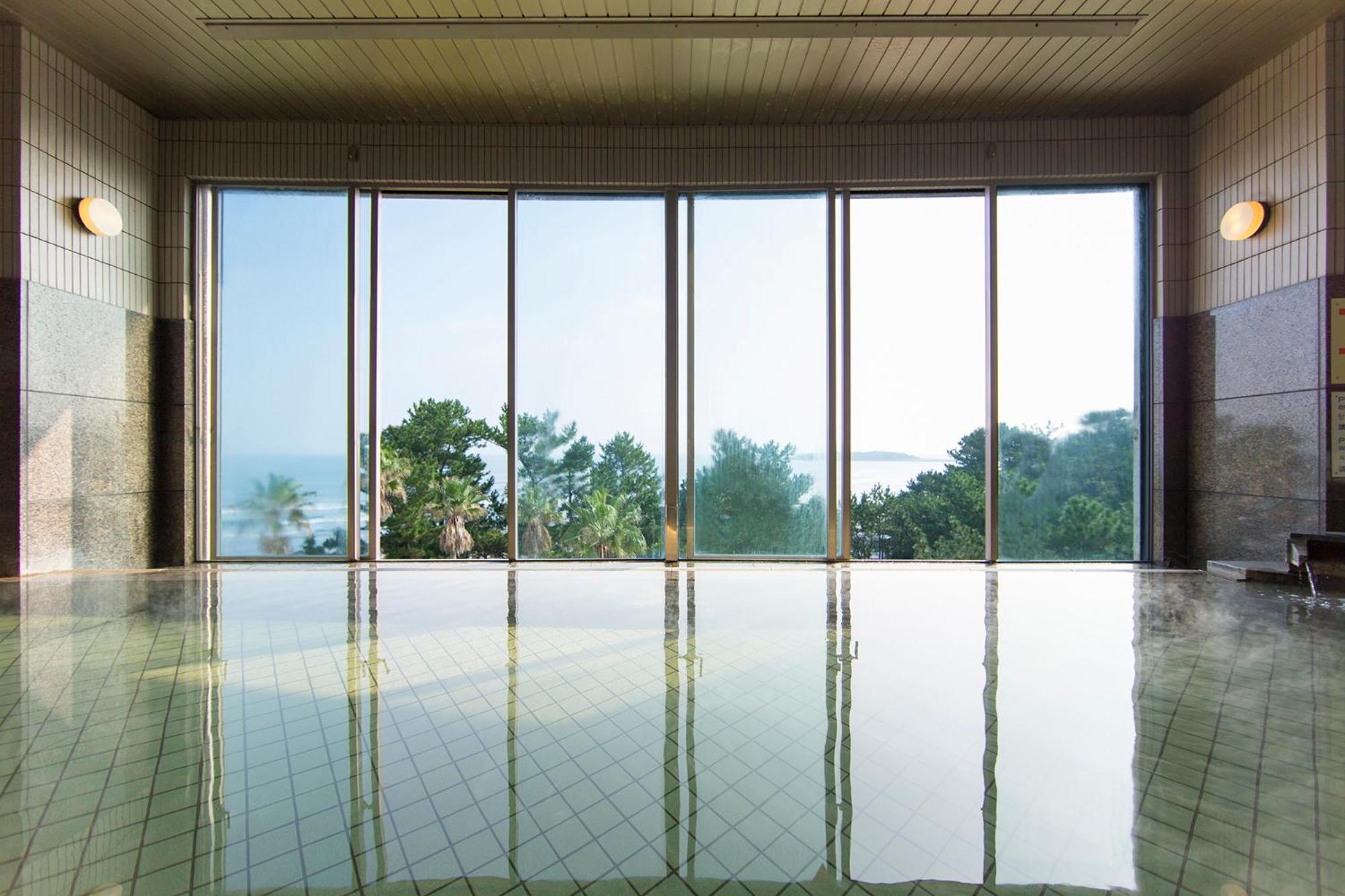 Ana Holiday Inn Resort Miyazaki By Ihg Экстерьер фото