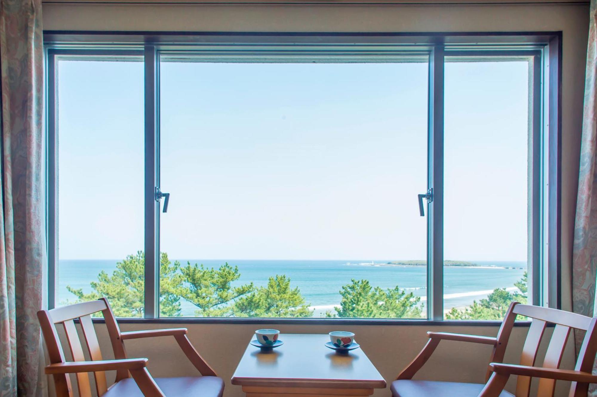 Ana Holiday Inn Resort Miyazaki By Ihg Экстерьер фото
